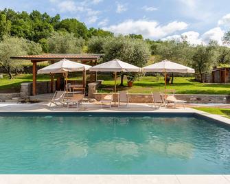 Villa La Lanterna Bianca a Bagnone - Bagnone - Pool