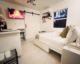 Guesthouse w Bikes near Wynwood - Miami - Habitación