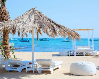 Lagoonie Lodge Hotel - Safaga - Beach