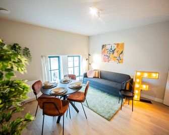 Contemporary Stylish 3bdr Apartment Pka - Rotterdam - Dining room