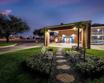 Motel 6-Plano, Tx - Plano Northeast - Plano - Bina