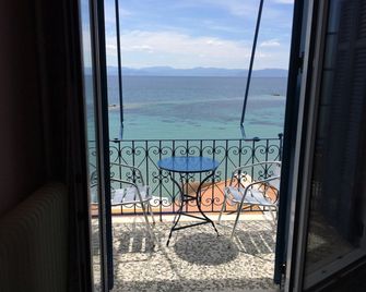 Hotel Areti - Aegina - Balcony