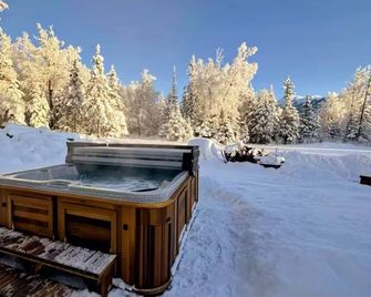 The Birch Bungalow at Alaska Knotty Pine Bnb - Palmer
