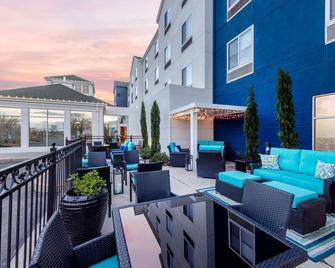 Hilton Garden Inn Albuquerque/Journal Center - Albuquerque - Patio