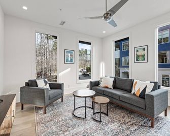 Plutus' Playhouse - Palmetto - Living room