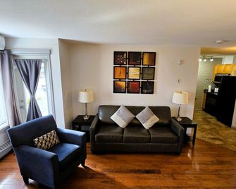 Prc Annex - Pet Friendly - Canmore - Phòng khách