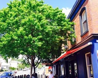 Sporties Hotel - Launceston - Vista externa