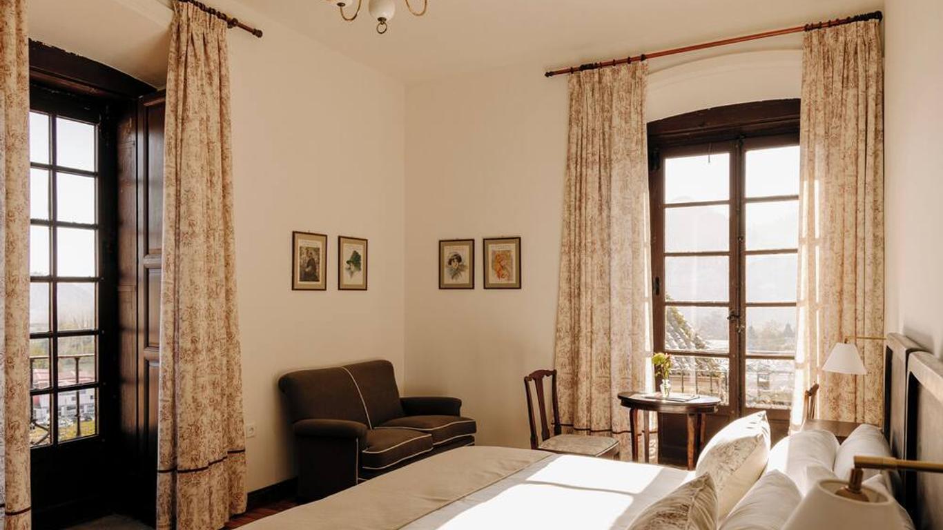 هوتل كاسونا ديل بوستو