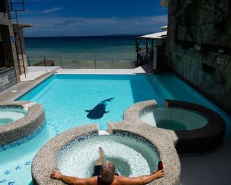 Ging-Ging Hotel And Resort - Oslob - Piscine