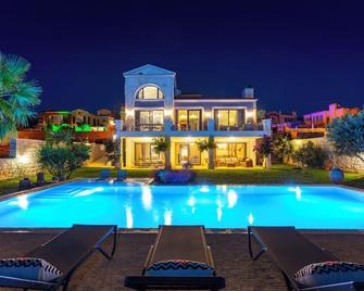 VillaSunset with Sea, Chios and Sunset View - Cesme - Pool