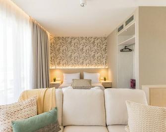 The Mediterranean Suites - Piraeus - Bedroom