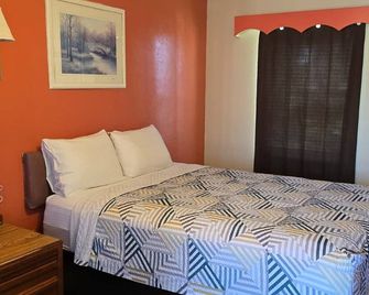 Holiday Motel Ocala Downtown I-75 - Ocala