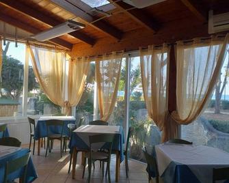 Quadruple Room in Pineto - Enjoy a Relaxing Holiday - Pineto - Restaurante