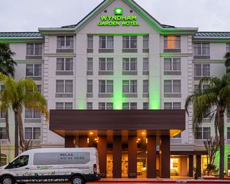 ويندام جاردن ماكلين آت لا بلازا مول - ماك ألين - مبنى