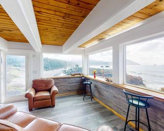 Seaside Serene - Port Orford - Sala de estar