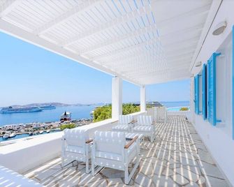 Adikri Villas & Suites - Tourlos - Balkón