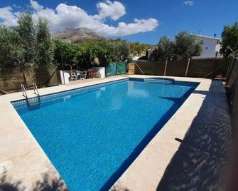 Olive and Lavender Rural Retreat - El Burgo - Piscina