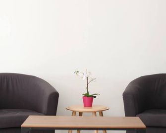 Place2Stay @ The Mines - Seri Kembangan - Obývací pokoj