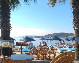 Nagi Beach Hotel - Bodrum - Beach