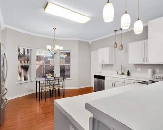 Frisco Retreat by The Star & Toyota Stadium! - Frisco - Kitchen