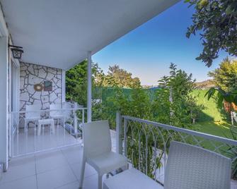 Kiyi Hotel Selimiye - Selimiye - Balcony