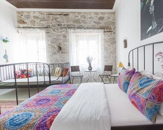 Atlihan Hotel - Alacati - Bedroom