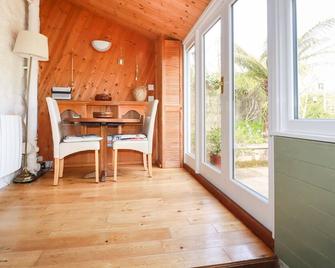 The Ark Cottage - Par - Dining room