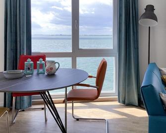 Beautiful apartment with sea view - Scherpenisse - Comedor