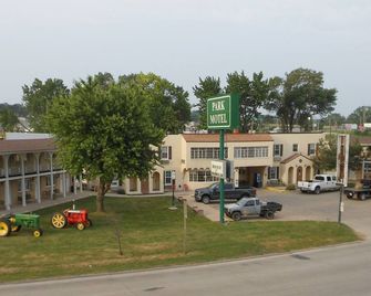 Park Motel - Denison - Building