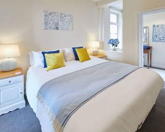 Host & Stay - The Gallery Apartments - Scarborough - Bedroom