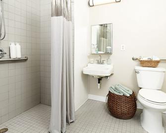 Intown Suites Extended Stay Indianapolis In - Greenwood - Greenwood - Koupelna