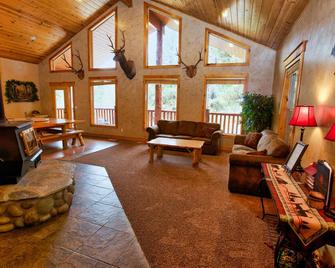 Cascade Multi-family Cabin by Casago Mccall - Donerightmanagement - Cascade - Living room