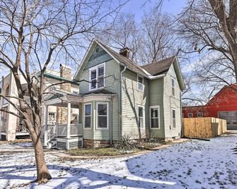 Newly Renovated Home Close to Dtwn Lawrence! - Lawrence - Building