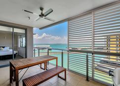 Darwin Waterfront Short Stay Apartments - Darwin - Balcony