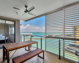 Darwin Waterfront Short Stay Apartments - Darwin - Balcón