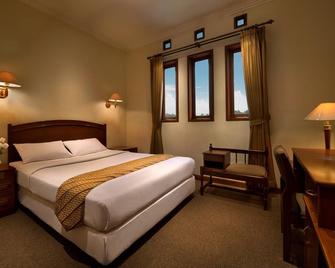 Sany Rosa Hotel - באנדונג - חדר שינה