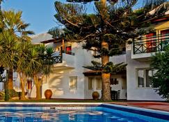 Classic Apartments - Anissaras - Pool