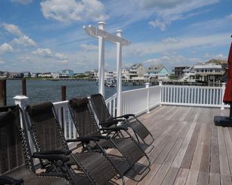 Unique & spacious house with boat docks in Tuckerton beach, NJ - Tuckerton - Balcón