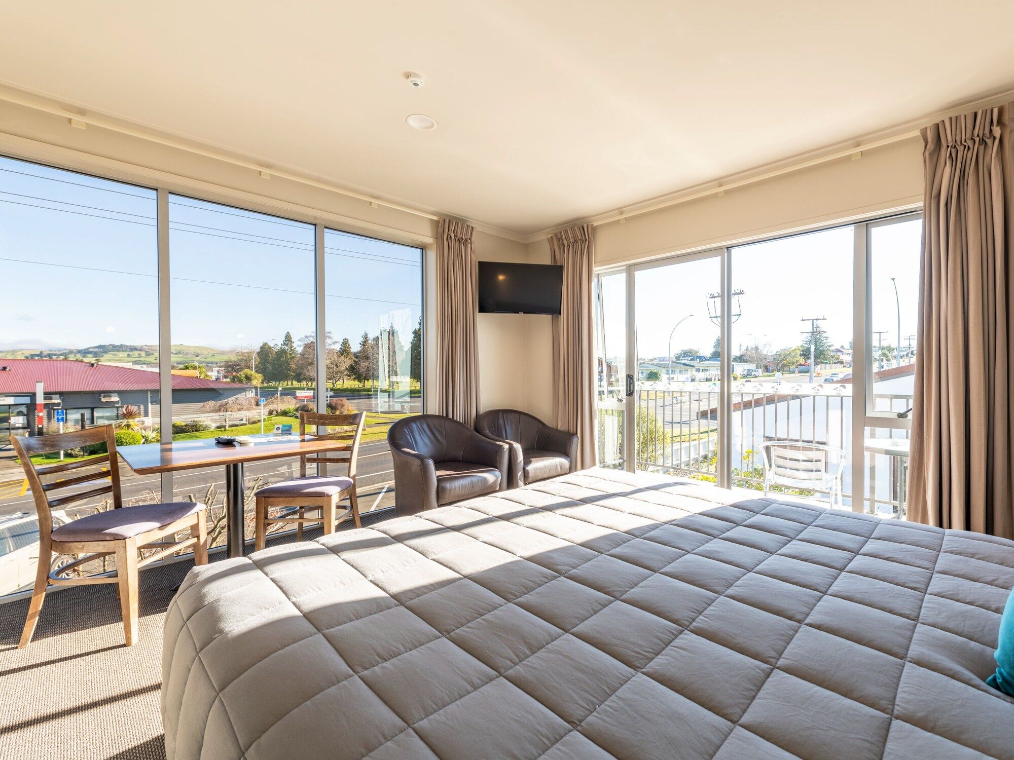 ليك توبو موتور إن