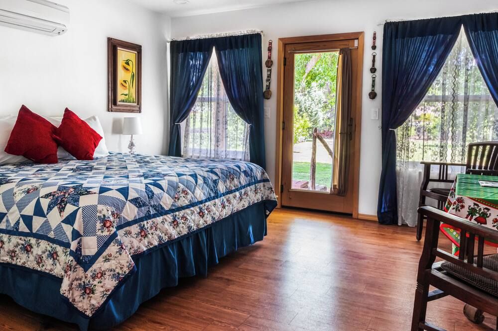 Red Horse Vineyard Bed & Breakfast - אלבקורקי - חדר שינה