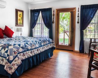 Red Horse Vineyard Bed & Breakfast - Αλμπουκέρκι - Κρεβατοκάμαρα