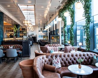 The River Lee - Cork - Bar