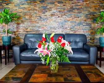 Rodeway Inn - קולרדו ספרינגס - סלון