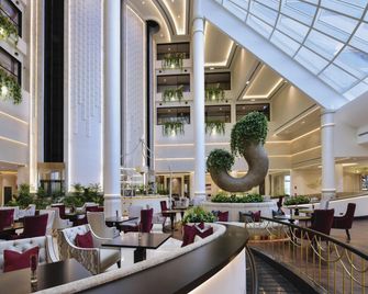 Mövenpick Hotel Bahrain - Muharraq - Lobby