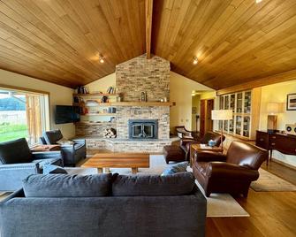 Elegant Vacation Home with Aspen Grove & Mountain Views near Ennis Lake in McAllister, Montana - McAllister