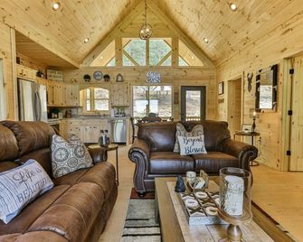 A Mountain to Remember near Blue Ridge Ga - Cherry Log - Living room