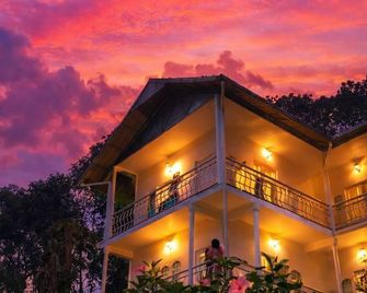 Nature Harmony - Chinnakanal - Edificio