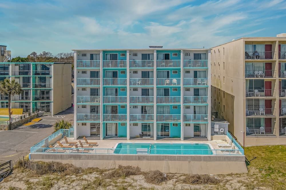 Southern Breeze Ocean Front Hotel - מירטל ביץ' - בניין