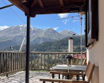 Ta Livadia - Fylakti - Balkon