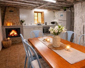 Fantastic Views Over The Mountains And Peaceful - San Martín de Teverga - Comedor